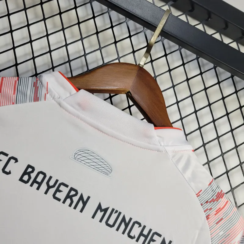 Bayern Munich Michael Olise 17 Women's Away Soccer Jersey 2025-2026
