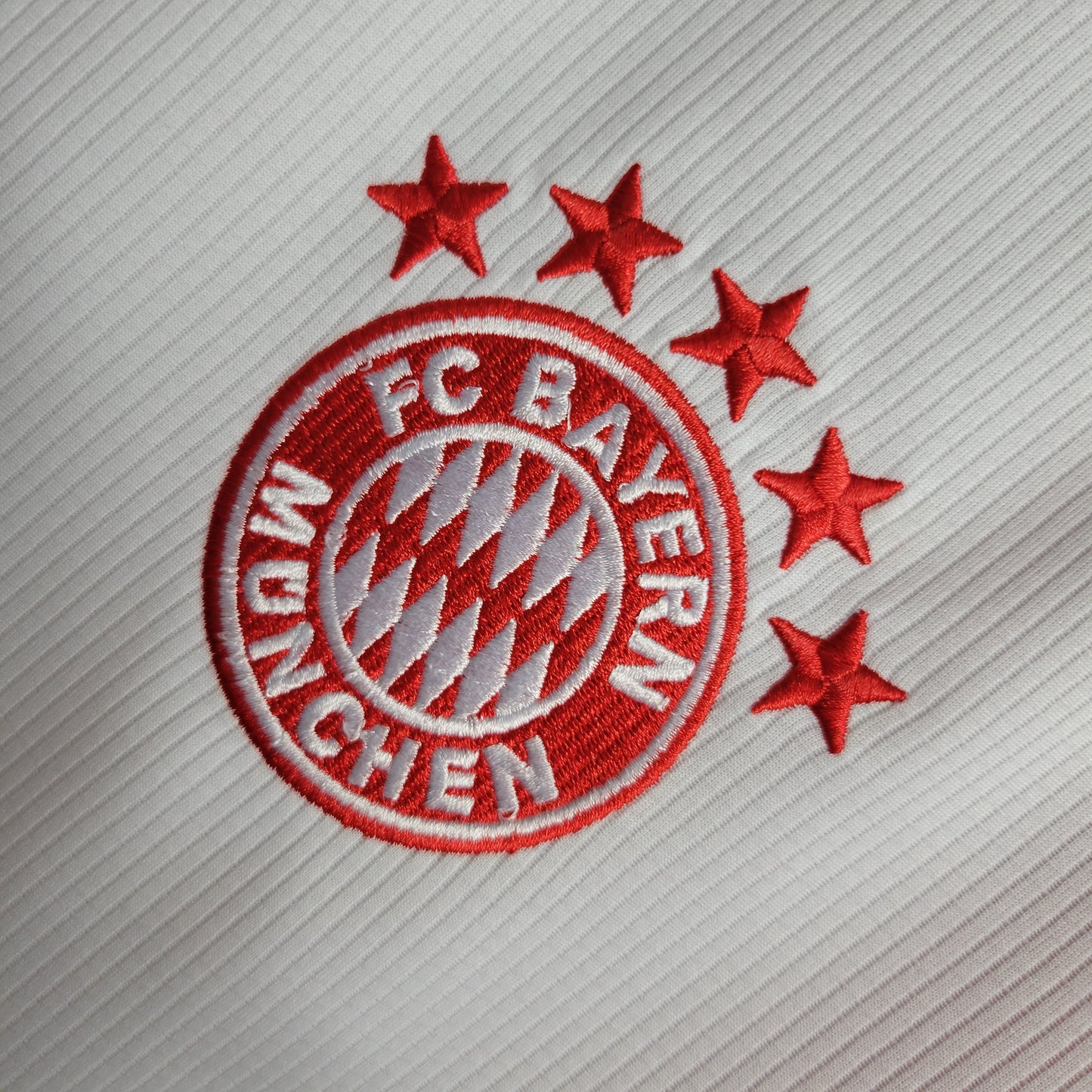Bayern Munich Robert Lewandowski 9 Home Soccer Jersey 2023/24