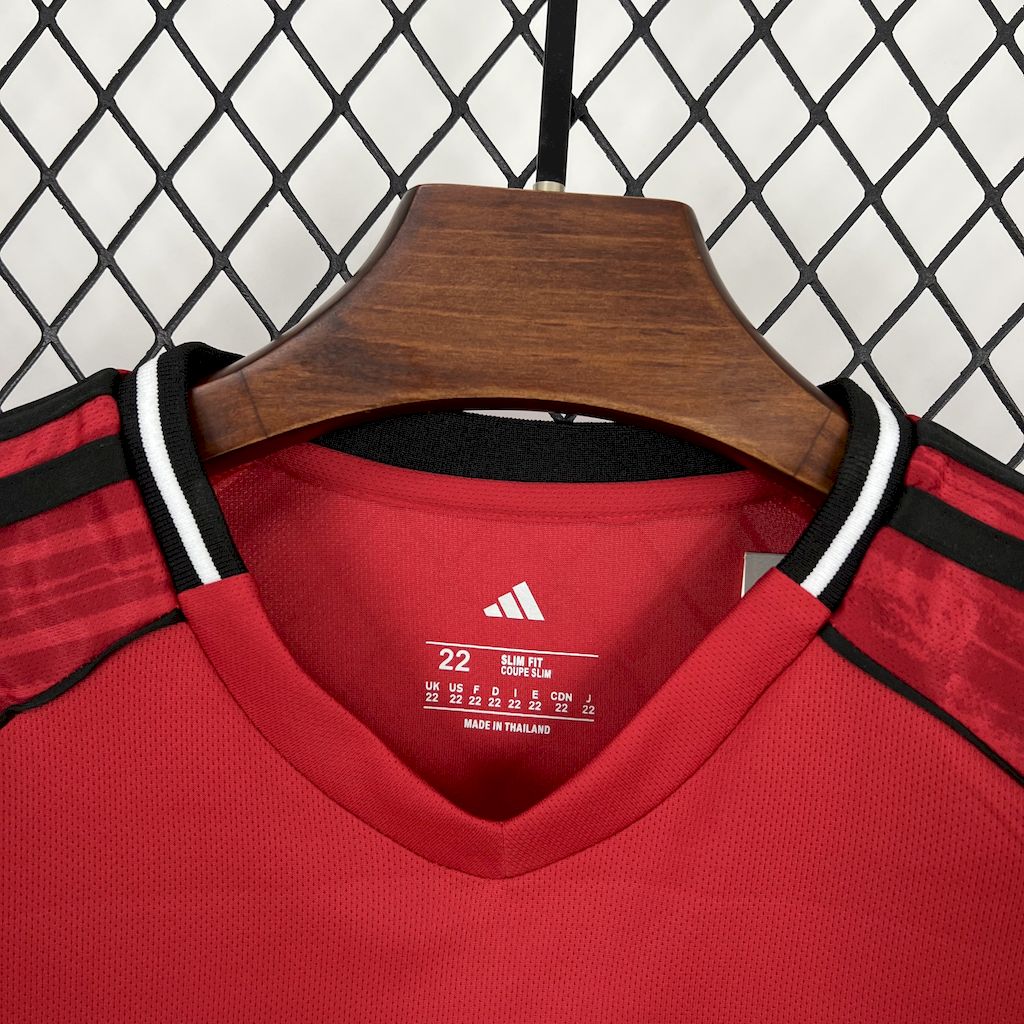 Manchester United Bruno Fernandes 8 Kids Home Soccer Jersey 2025-2026