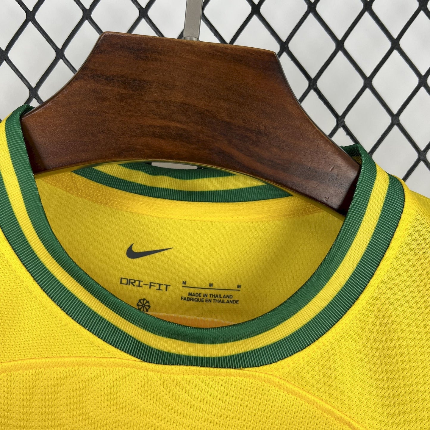 Brazil X Cristo Redentor Cross Special Edition Soccer Jersey 2025-2026 - Gelb
