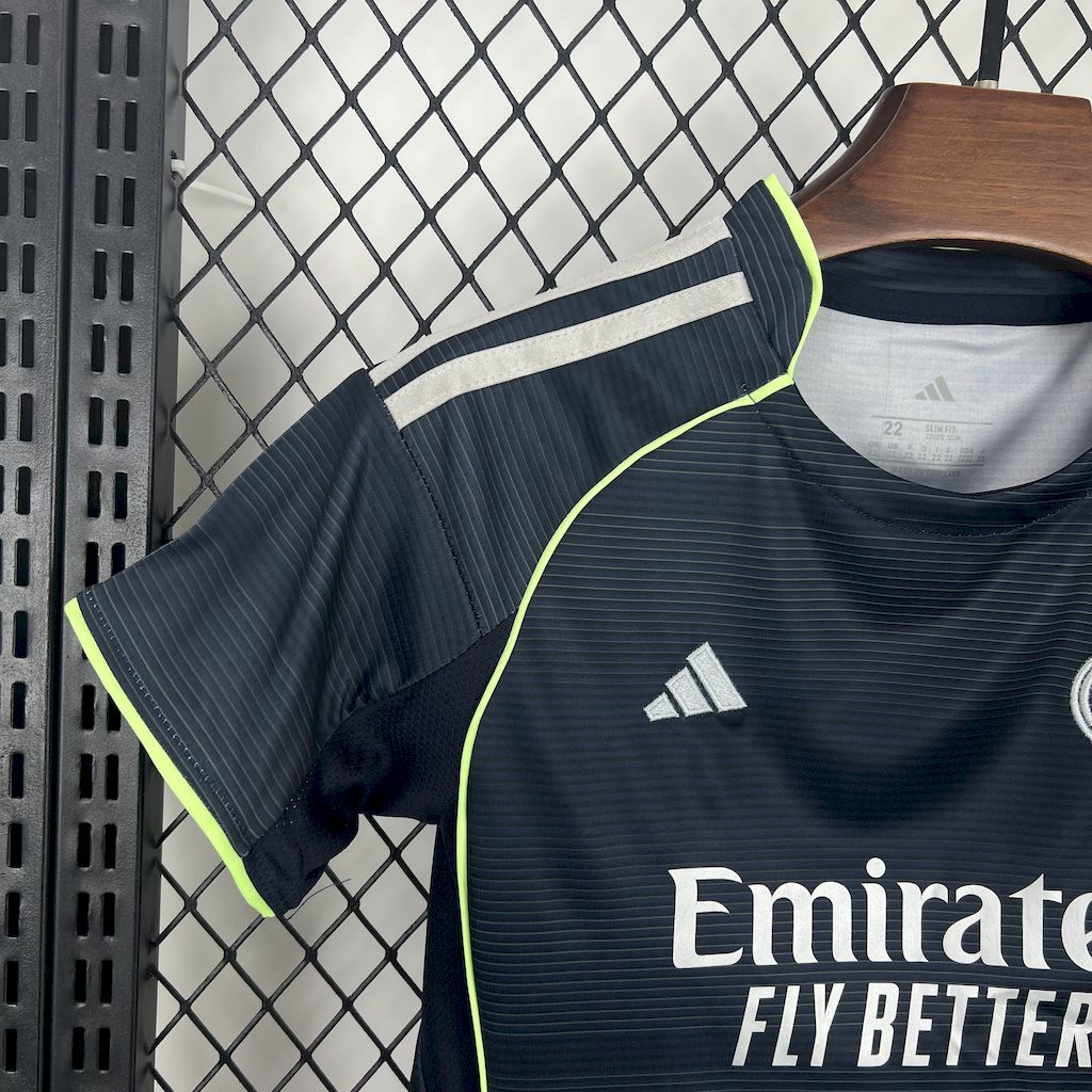 Real Madrid Federico Valverde 8 Kids Away Soccer Jersey 2025-2026