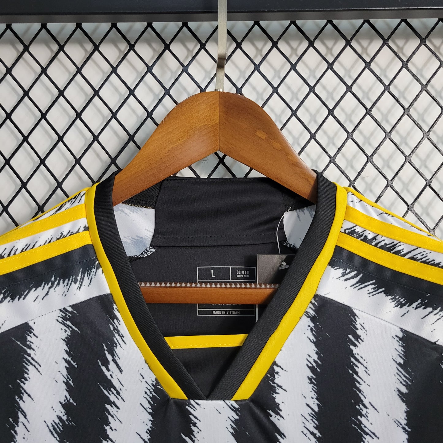 Juventus Cristiano Ronaldo 7 Home Soccer Jersey 2023/24