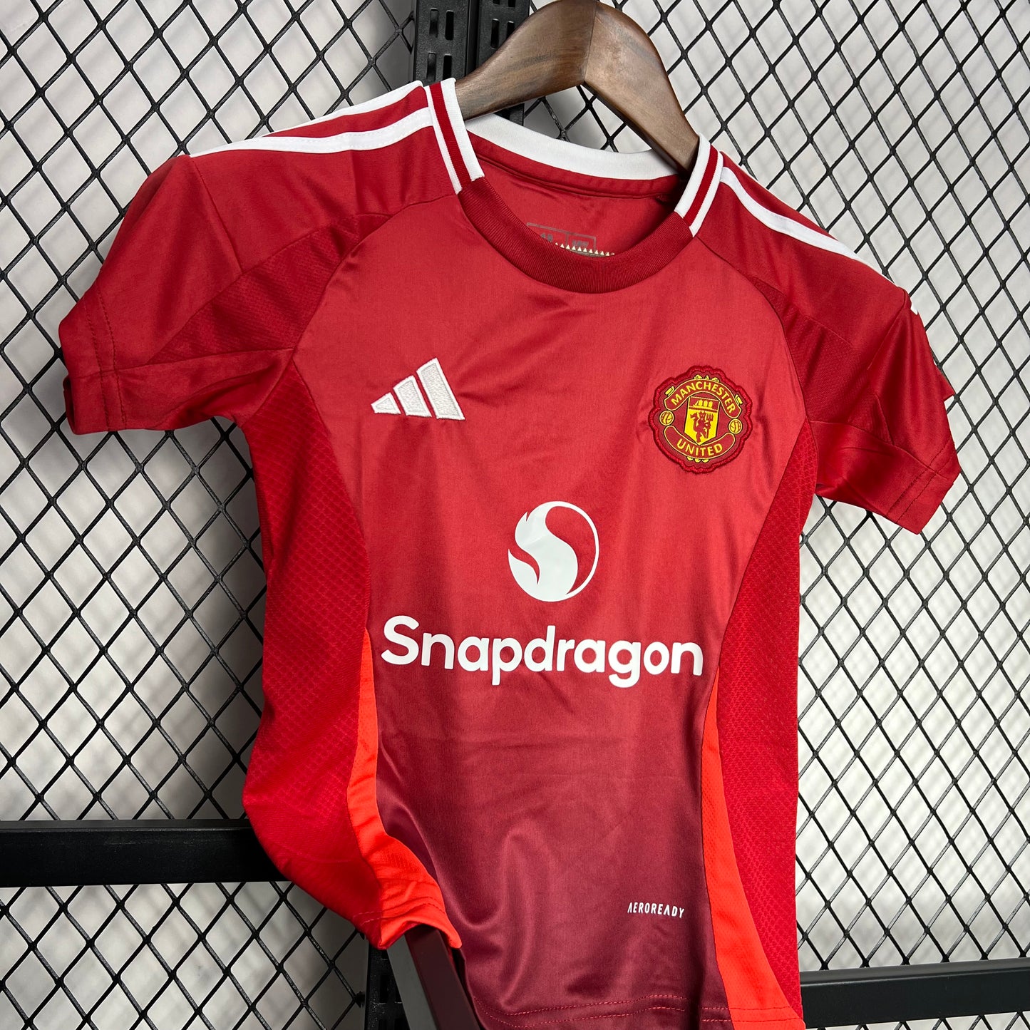 Manchester United Bruno Fernandes 8 Home Kids Soccer Jersey 2024/25