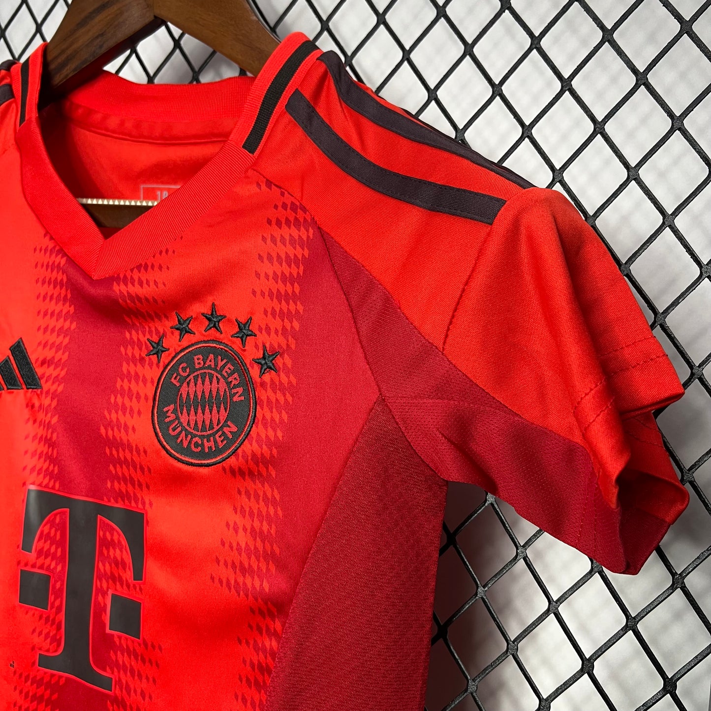 Kids & Junior Bayern Munich Jamal Musiala 42 Home Soccer Jersey 2024/25