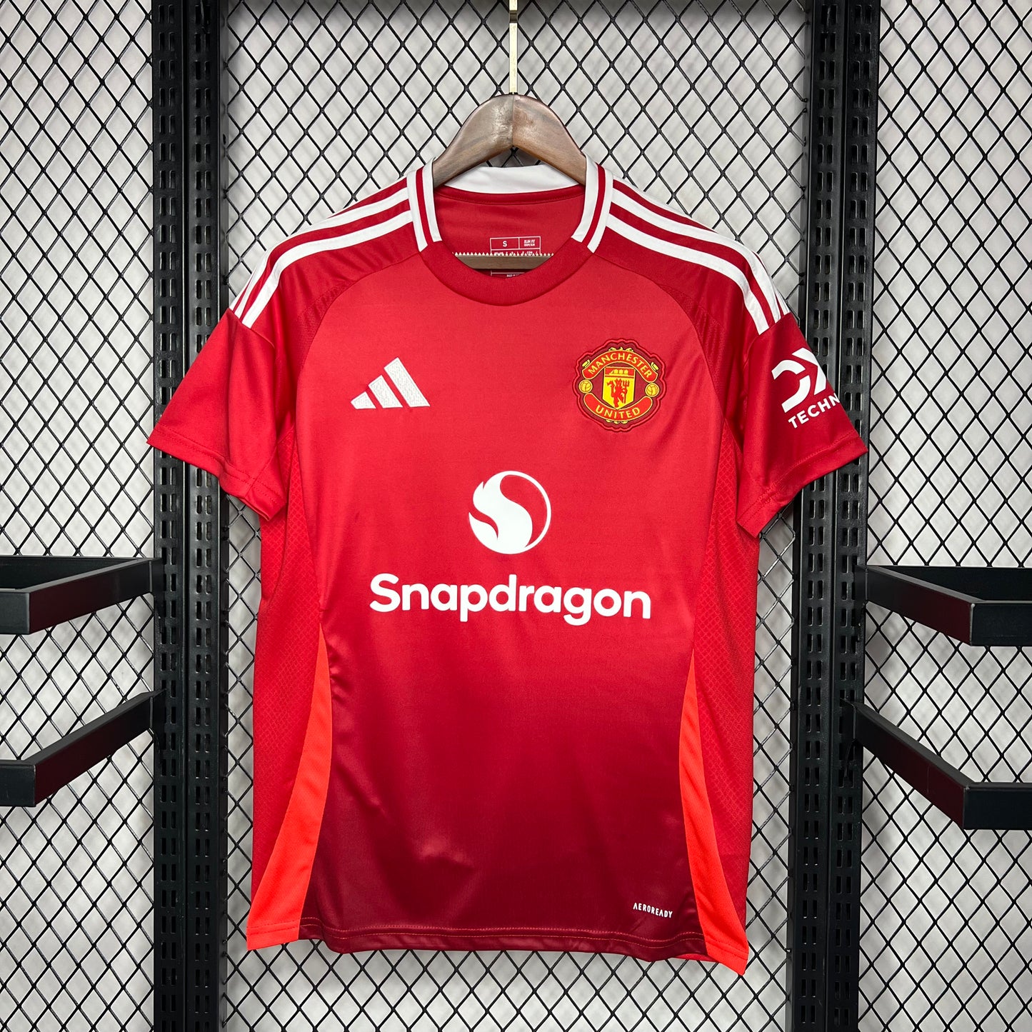 Manchester United Bruno Fernandes 8 Home Soccer Jersey 2024/25