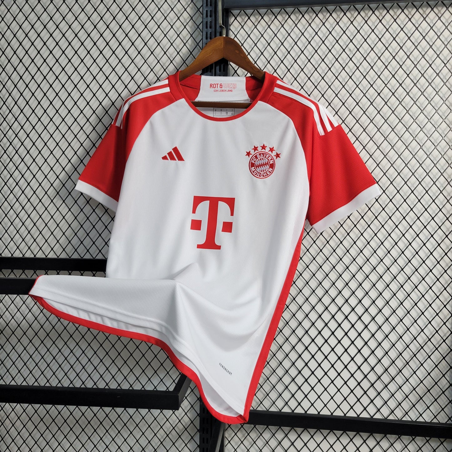 Bayern Munich Robert Lewandowski 9 Home Soccer Jersey 2023/24