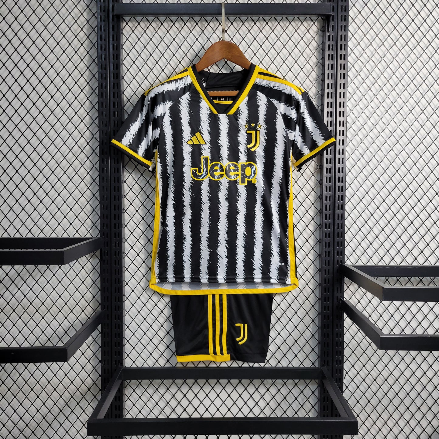 Juventus Cristiano Ronaldo 7 Kids Home Soccer Jersey 2023/24