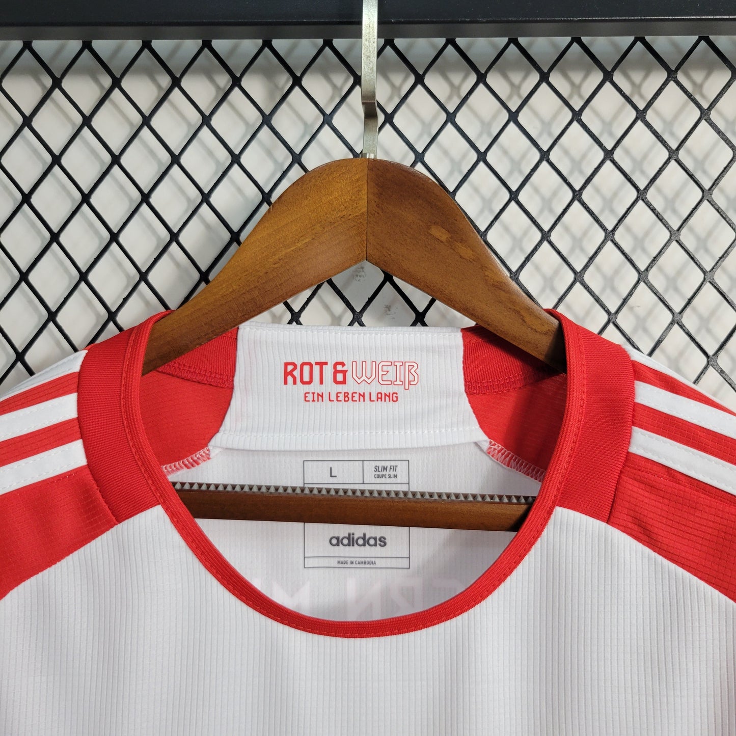 Bayern Munich Robert Lewandowski 9 Home Soccer Jersey 2023/24