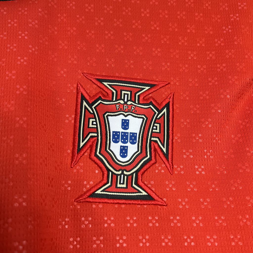 Portugal Bruno Fernandes 8 Home Soccer Jersey 2025/26
