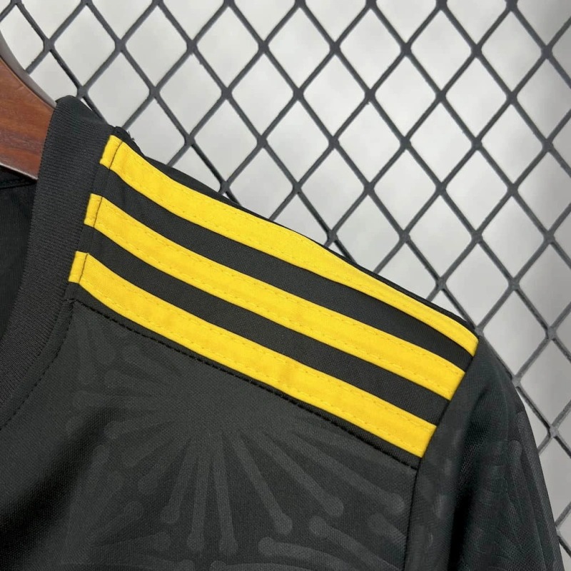 Mexico Limited Edition Soccer Jersey 2025-2026 - Black