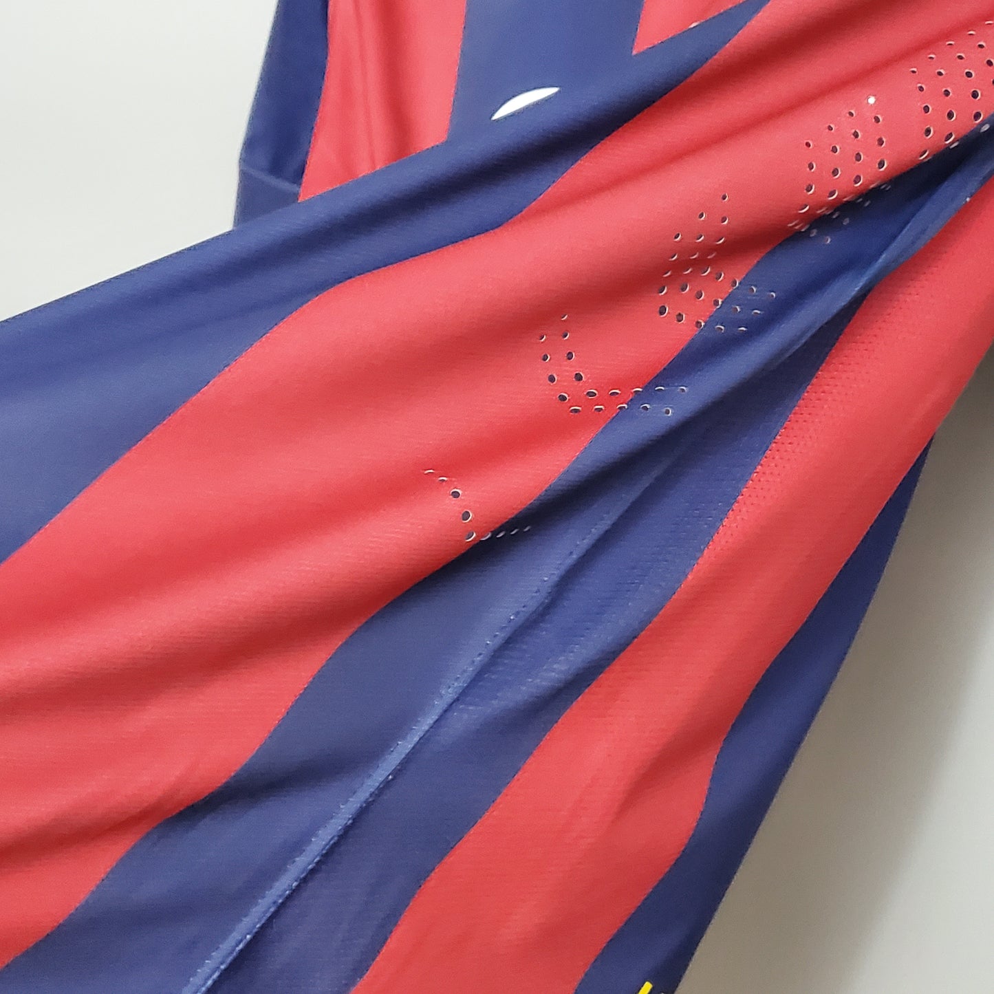 FC Barcelona Neymar JR 11 Retro Home Soccer Jersey 2014-2015